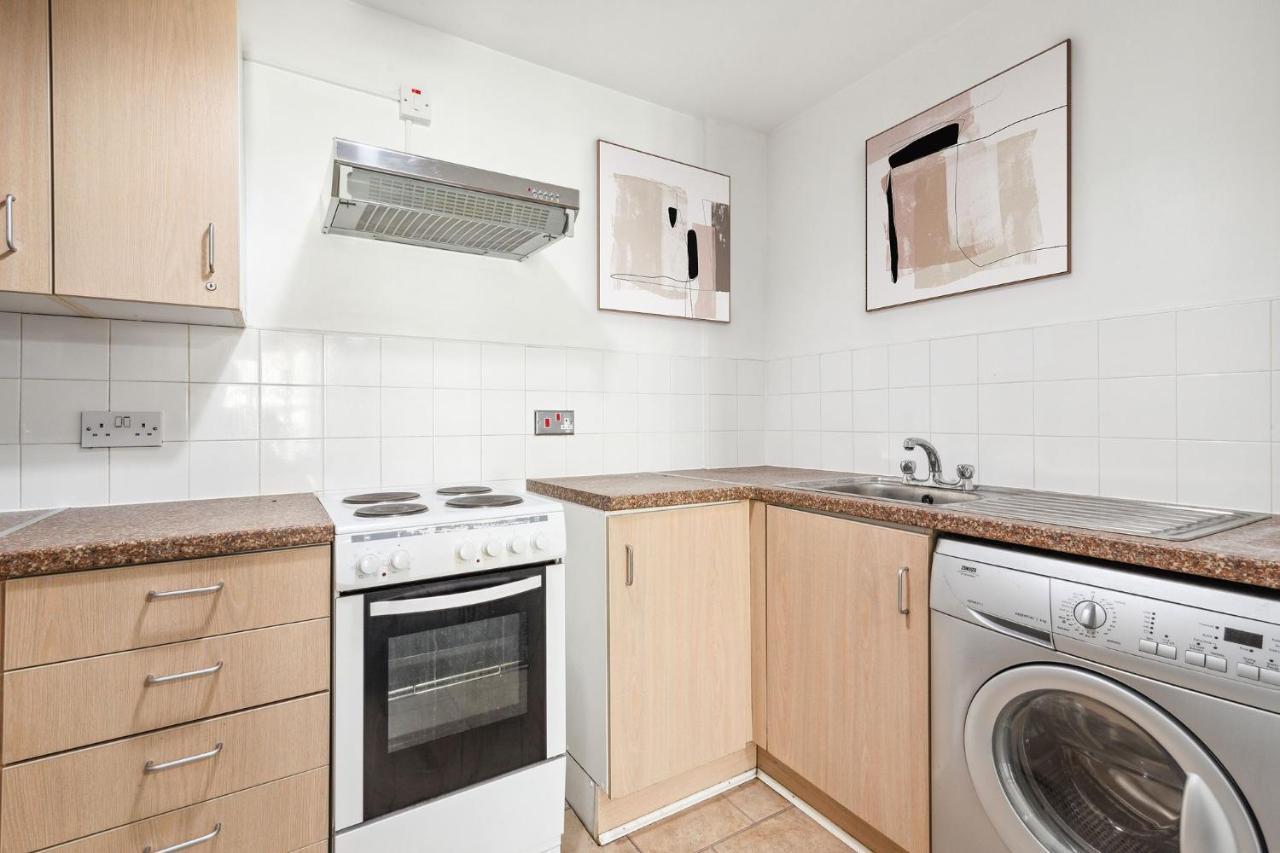 Docklands Cozy View Apartment London Exterior photo